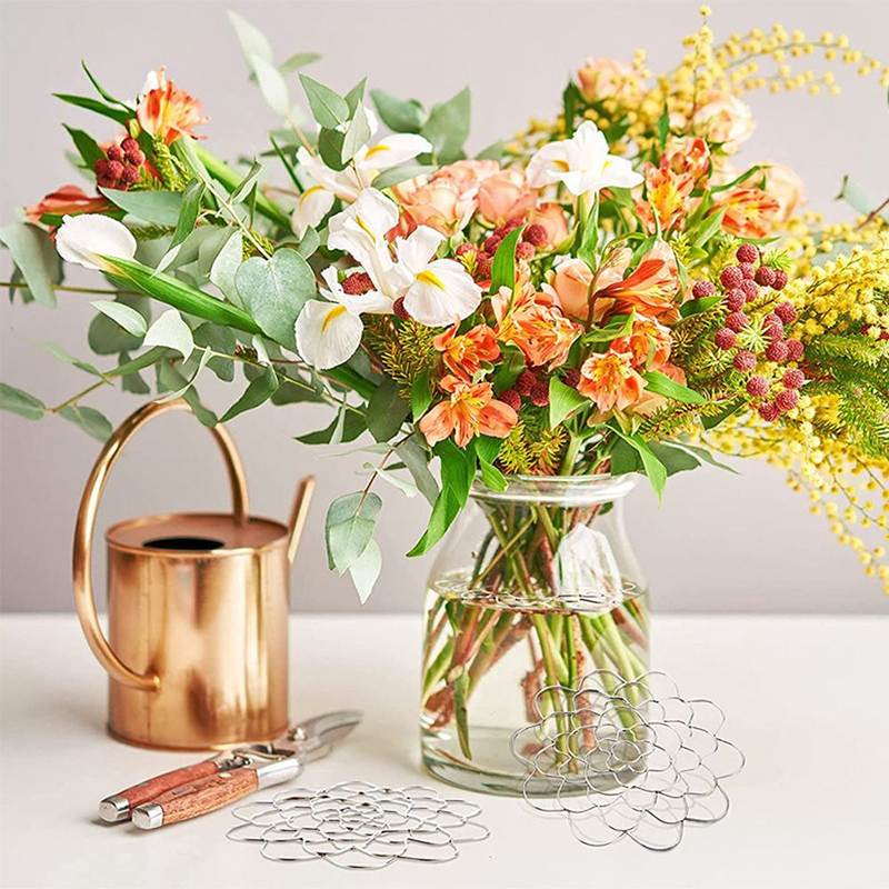 Spiral Ikebana Stem Holder Spi - Ikebana Vase Kenzan のレビューと価格